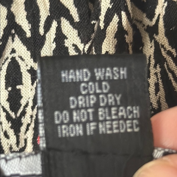 Bohemian Maxi Dress with Red Accents - Picture 11 of 11